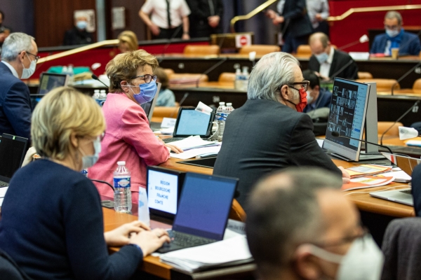 REGIONALES - Une majorité absolue pour Marie-Guite Dufay mais 16 voix pour les écologistes et les communistes 