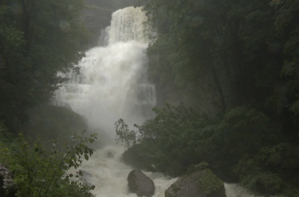 Un "spectacle exceptionnel" aux cascades du Hérisson dans le Jura