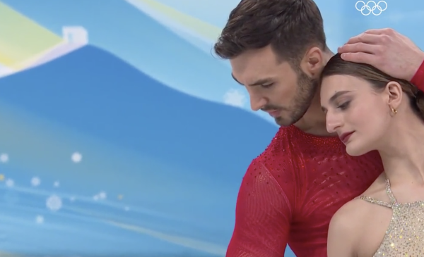 JO HIVER - Gabriella Papadakis et Guillaume Cizeron en or en danse sur glace 