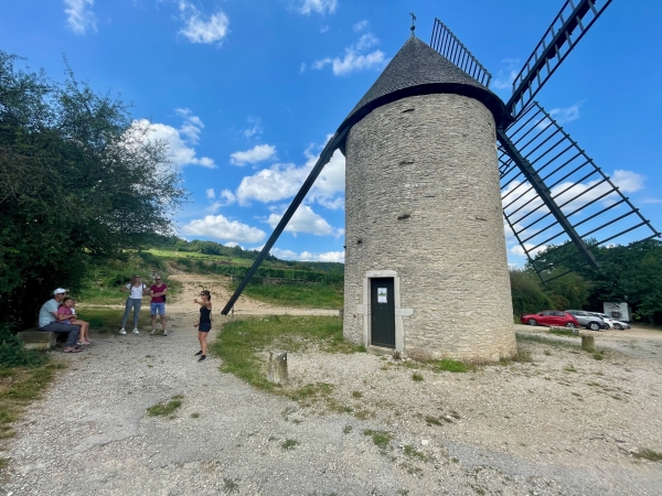 Santenay - Secrets de Bourgogne : visitez le moulin Sorine guidé par Céline Mestre entre vignes et patrimoine 