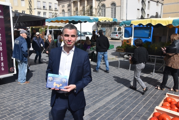 Mercredi 12 juin: Louis Margueritte était déjà en campagne sur le marché de Chalon-sur-Saône dans le cadre des élections législatives du 30 juin et du 7 juillet