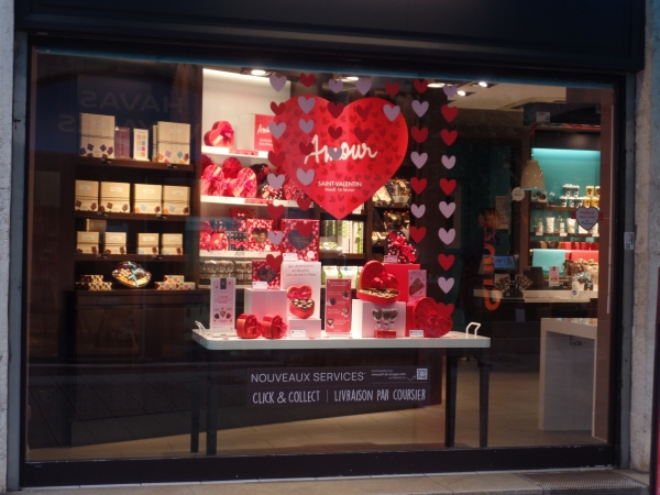 Chalon-sur-Saône : Les chocolats parfaits à acheter pour offrir à la  Saint-Valentin avec le chocolatier « Jeff de Bruges ». -  -  Toute l'info sur le Grand Chalon et en Saône-et-Loire