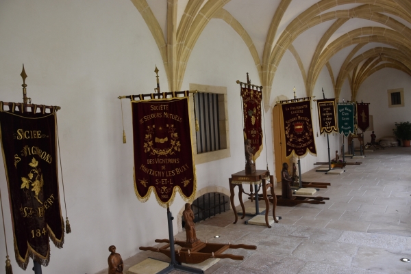 Exposition sur le thème de la Paulée au cloître de la Cathédrale Saint Vincent 