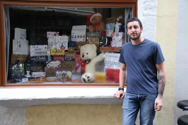 Le Lunch Box, une vitrine de Noël clin d’oeil aux commerçants du centre-ville