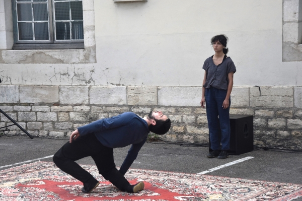 Festival Chalon Dans la Rue : ‘Une Jungle’, de la Compagnie Chao.s, découvrez l’art acrobatique d’un spectacle poétique 