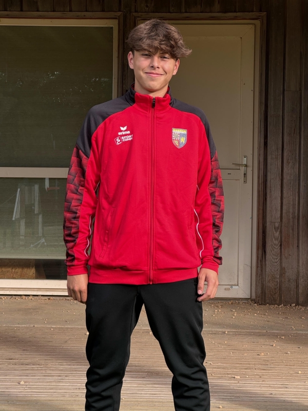 Tom Duclos, licencié à la pétanque de Saint-Loup-de-Varennes  qualifié aux championnats de France Junior 