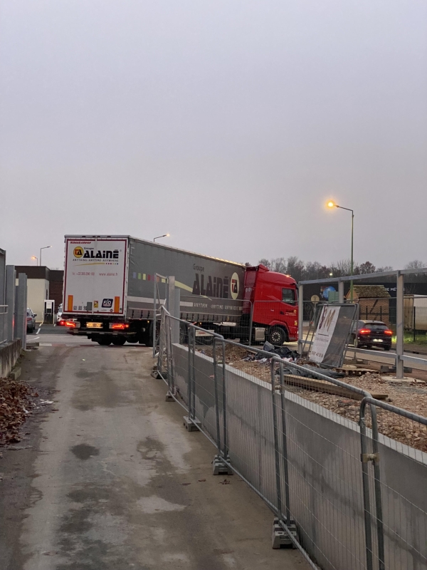 La belle action de solidarité des bénévoles chalonnais en soutien aux habitants de la région de Valence (Espagne) est en route vers sa destination finale ! 