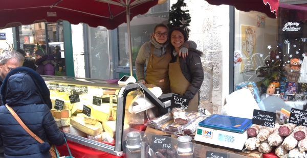 Sur nos marchés chalonnais : la société ‘Affinage et Fromages’ vous propose de la qualité dégustative ! 