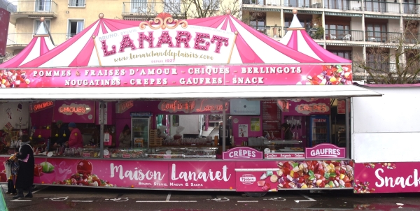 Carnaval de Chalon-sur-Saône : ‘Lanaret’ , le stand incontournable pour les gourmands ! 