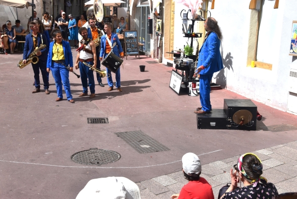 Chalon dans la Rue : Compagnie Sopaloca, des musiciens survoltés ! 