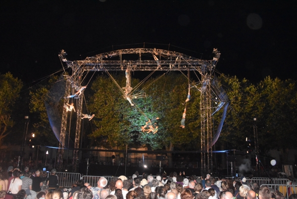 Chalon dans la Rue : Cirkvost ‘Pigment’, voltige spectaculaire