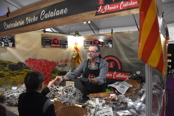 La foire du Grand Chalon-sur-Saône, c’est aussi des produits venus d’ailleurs (1) : Le panier Catalan