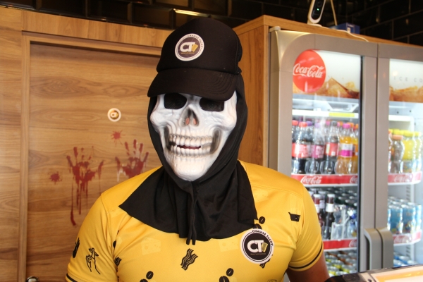 Les commerçants de Chalon-sur-Saône se préparent pour Halloween (1)