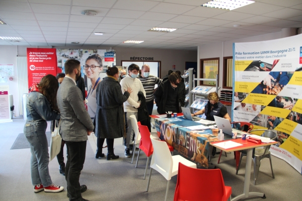 La Journée portes ouvertes de l'UIMM de Chalon-sur-Saône a été un véritable succès