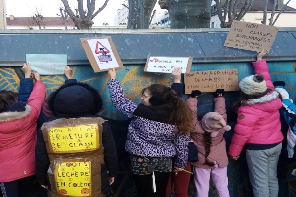 Nouvelle mobilisation des parents d'élèves de l'école Louis Lechère contre la menace de fermeture d'une classe