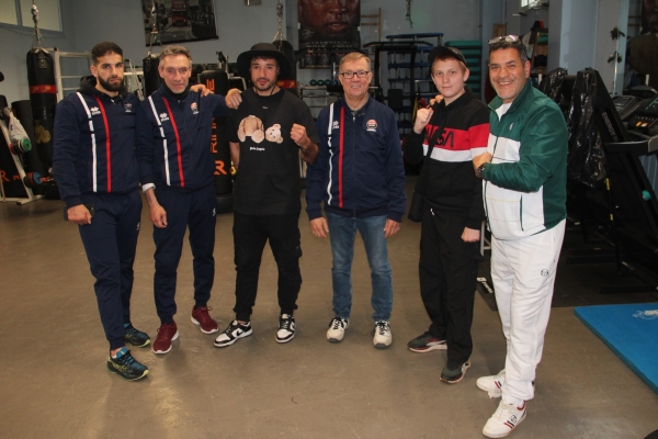 Suite et fin du retour en images sur les demi-finales du Championnat novices amateurs de boxe 