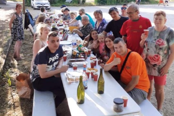 Il manquait un peu de monde pour la Fête des Voisins du quartier Saint-Gobain