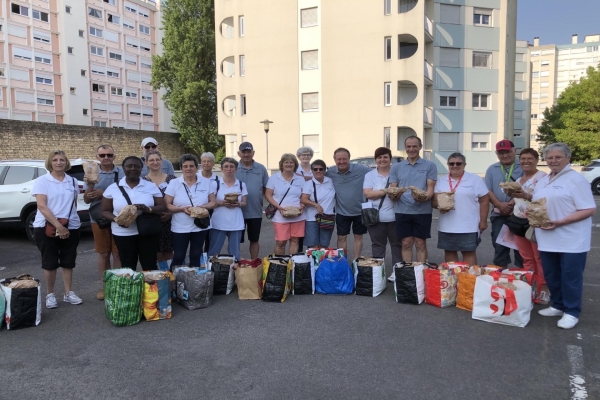 Vente de brioches réussie pour les bénévoles du Comité de bienfaisance du quartier de la Citadelle