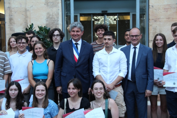 Mise à l'honneur des bacheliers «Mention Très Bien» de Chalon-sur-Saône