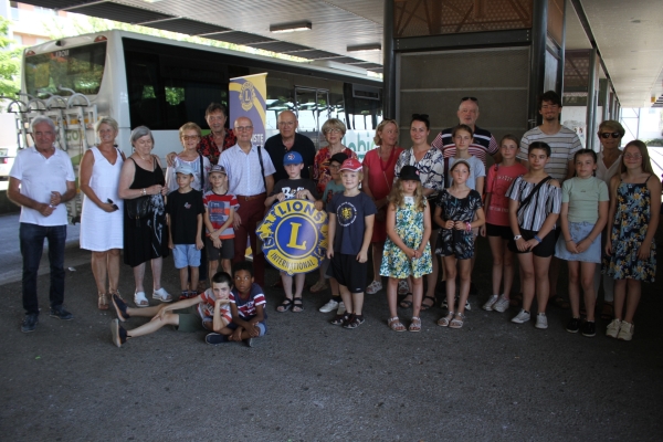 Départ en colonie de vacances grâce au Lions Club