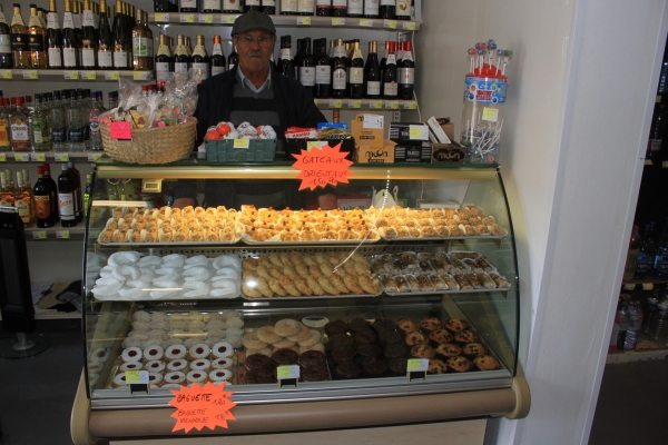 Proximarché Aubépins fait aussi des gâteaux orientaux