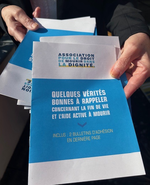 Chalon : Mobilisation de l’Association pour le Droit de Mourir dans la Dignité