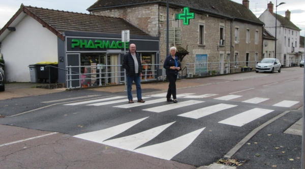 Champforgeuil prime la sécurité avec un nouveau ralentisseur rue de Paris.