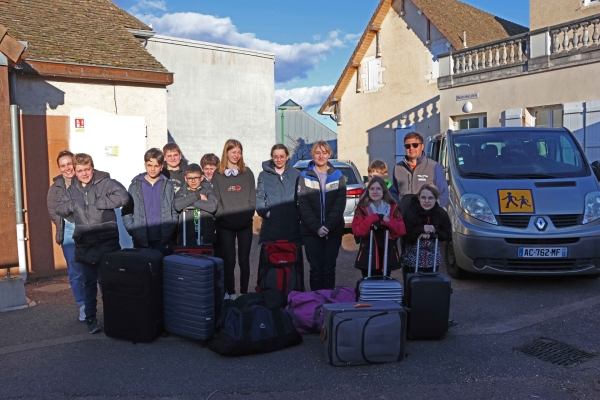 12 ados de la "Maison de Loisirs" de Champforgeuil en sortie neige à Lamoura.