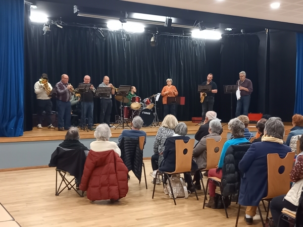 Fontaines : "Musique de rue de la Claire Fontaine" en avant première du Film "En Fanfare".