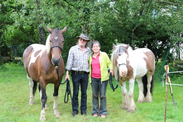 Les sabots des chevaux rythment le long périple de Nathalie et Alain à travers la France.