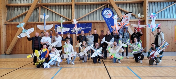 Les « Aigles de Moroges » ont organisé leur tout premier concours d’avions de voltiges en intérieur à Buxy ce week end des 2 et 3 Décembre 2023 : l’ensemble du palmarès avec Info Chalon