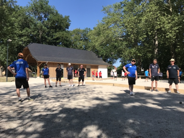 Les amis de la pétanque de Chatenoy en Bresse vous donnent rendez-vous le samedi 5 août pour un repas champêtre 