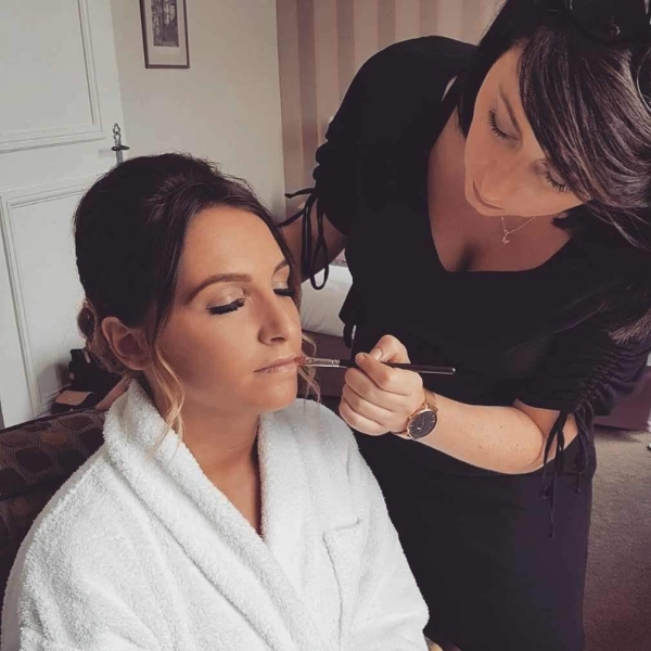 Camille Chevaleyre, Wedding Make up Artist sublime les mariées bourguignonnes !