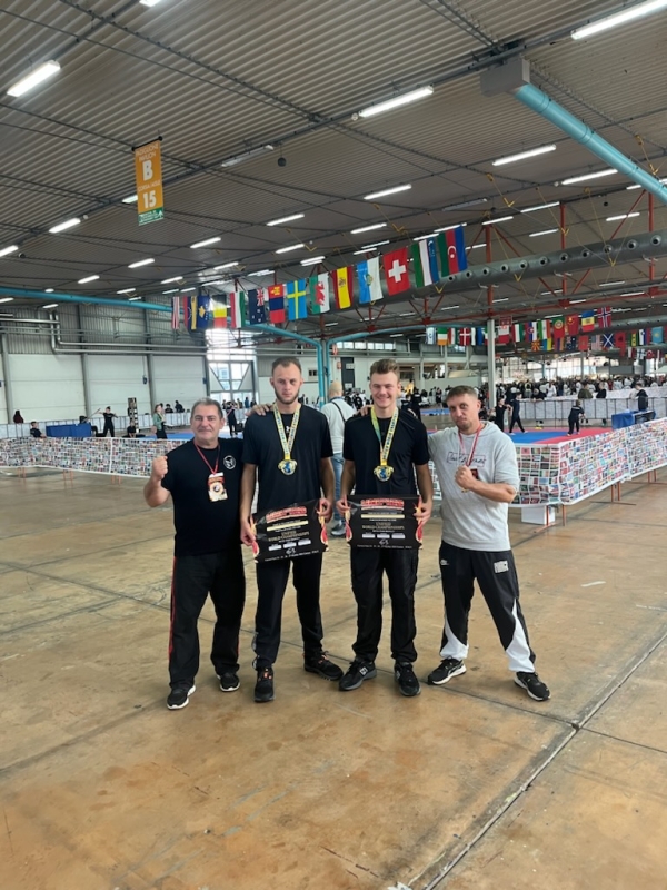 Championnat du Monde amateurs de la fédération WTKA : quatre médailles pour le Fight Club Chalonnais 71