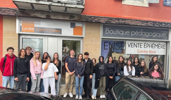 Vente éphémère « Saint-Valentin » organisée par des élèves du Lycée Saint-Charles 